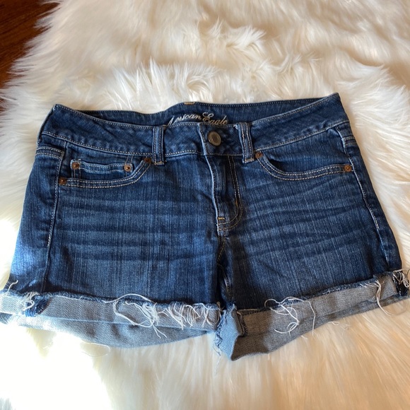 American Eagle Outfitters Pants - American Eagle Stretch Raw Edge Jean Short - Size 6